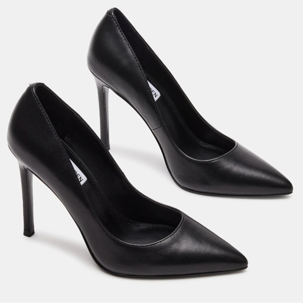 Steve Madden Evelyn Black Patent Pumps